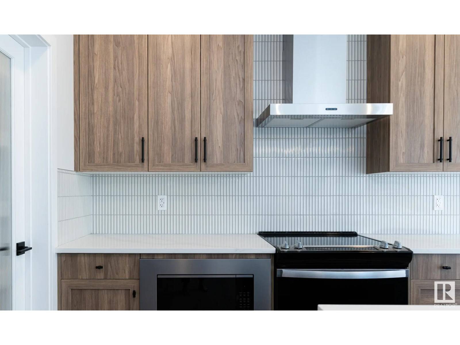 Edmonton, AB T6W5L1,3026 DIXON LD SW