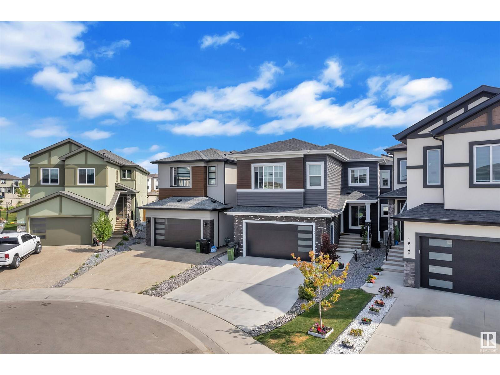 Edmonton, AB T6T2M9,1809 18A Avenue NW