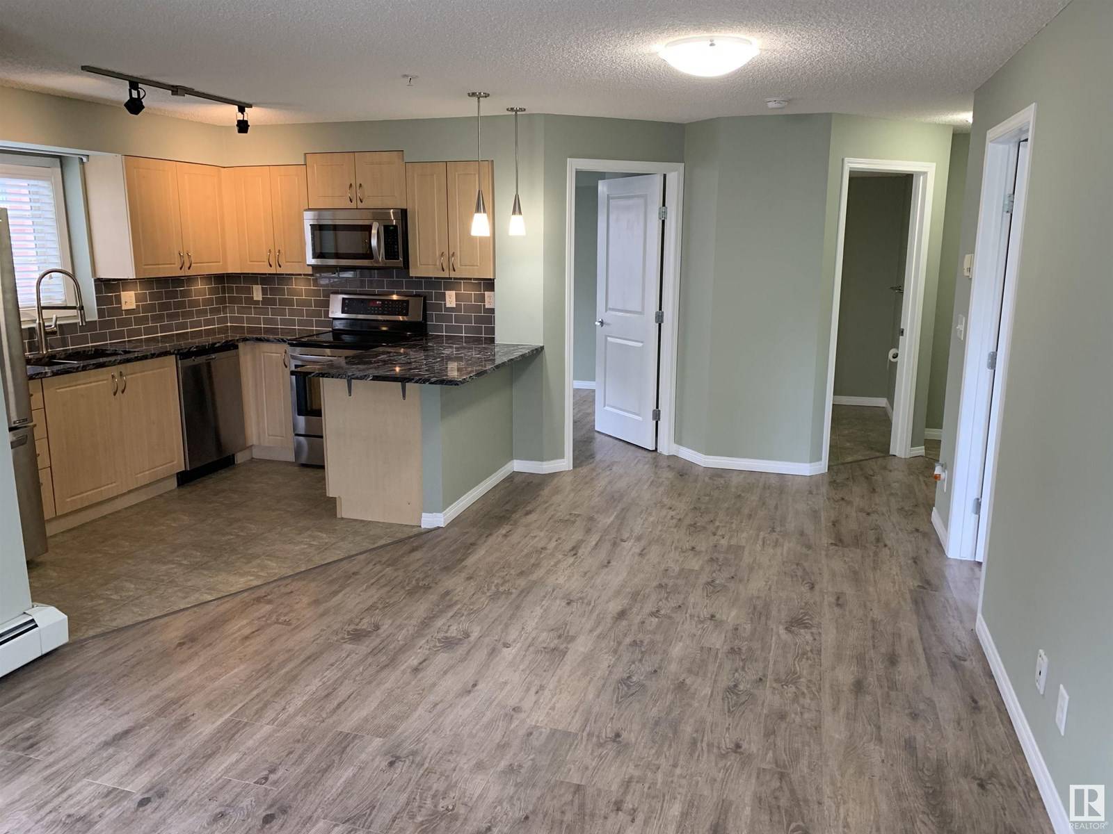 Edmonton, AB T6W1T2,#201 11449 ELLERSLIE RD SW