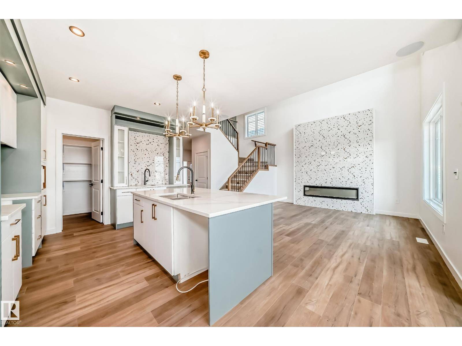 Spruce Grove, AB T7X3C6,15 AXELWOOD CR