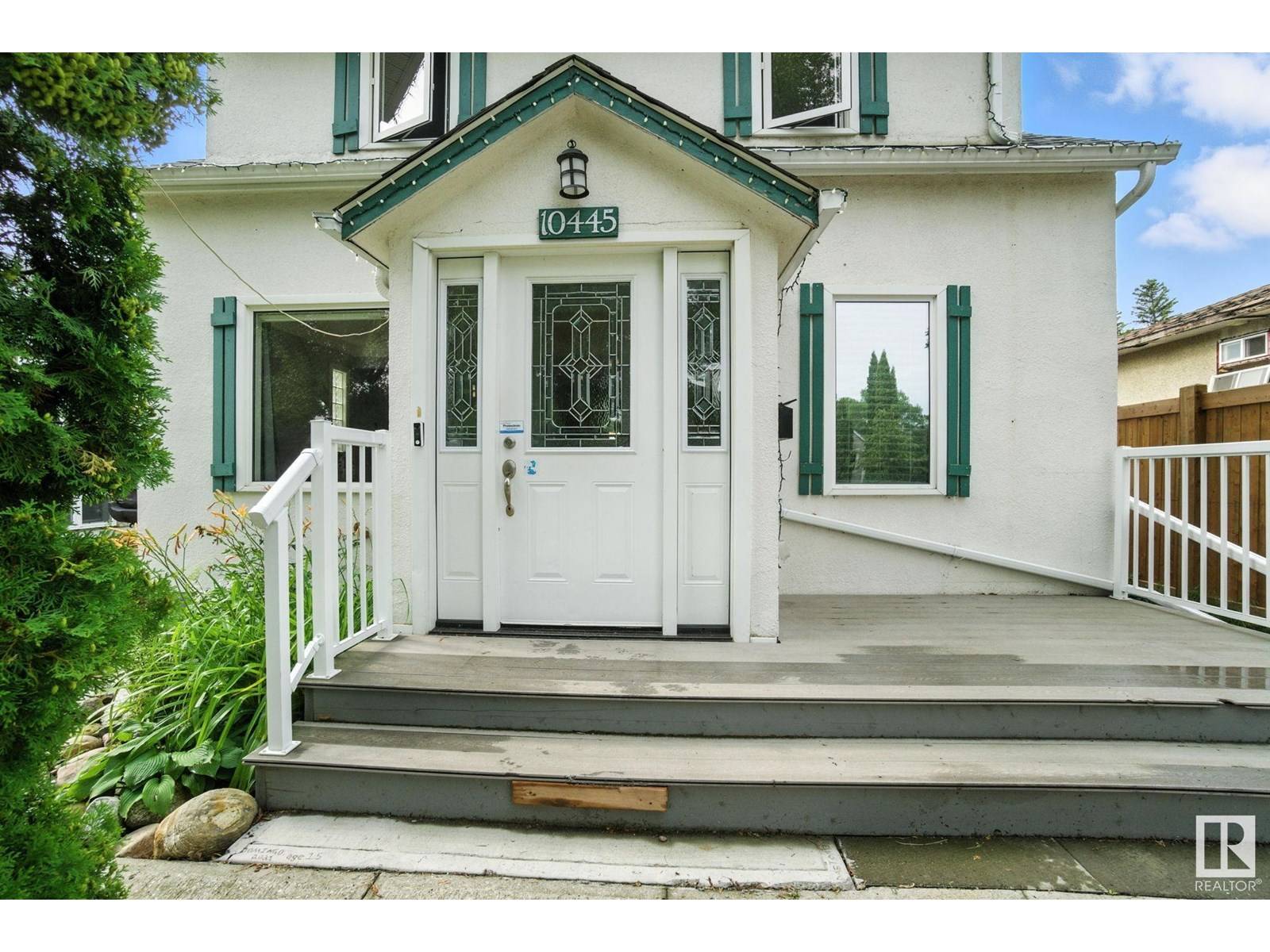 Edmonton, AB T6H2E7,10445 70 AV NW