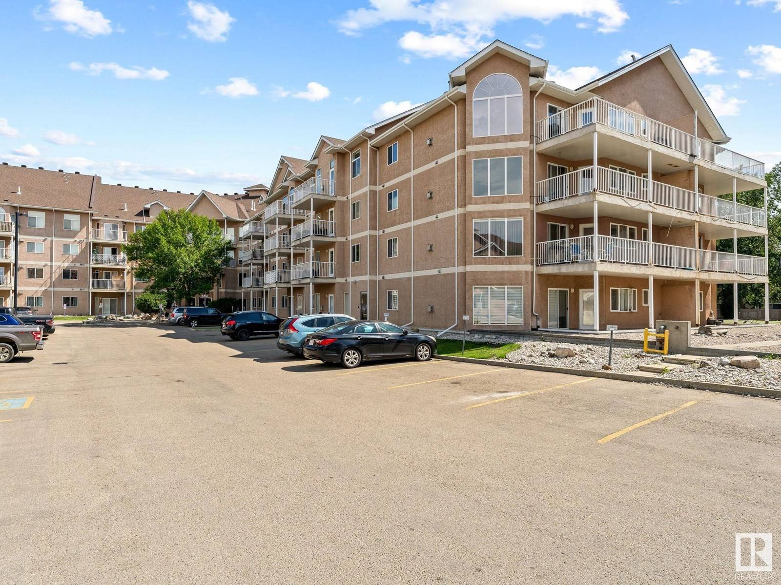 Edmonton, AB T5Y3J4,#426 4312 139 AV NW