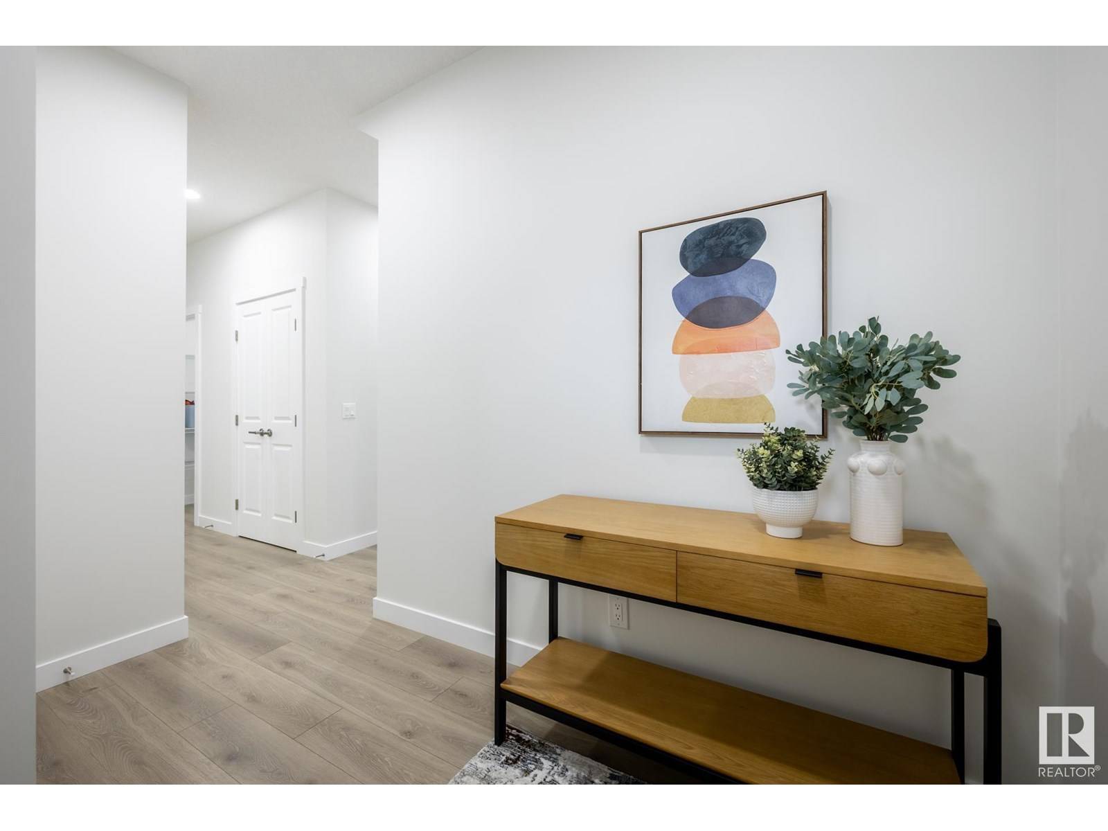 Edmonton, AB T6X3H9,316 27 ST SW