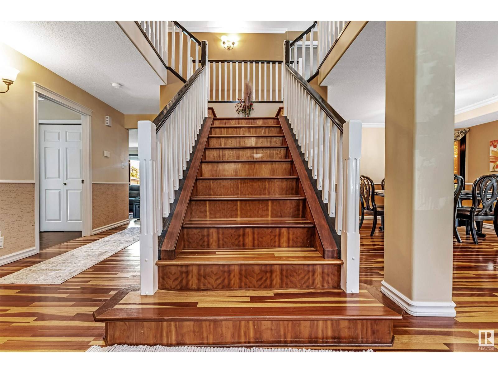 Edmonton, AB T6L6L9,4318 46 ST NW
