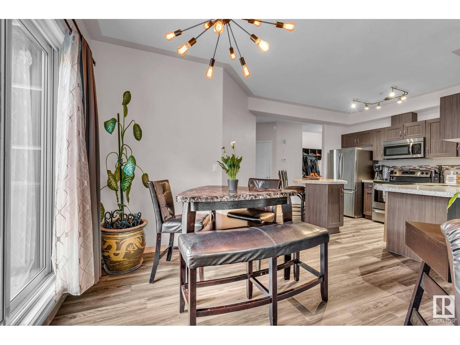 Edmonton, AB T5K2Y2,#104 10046 110 ST NW