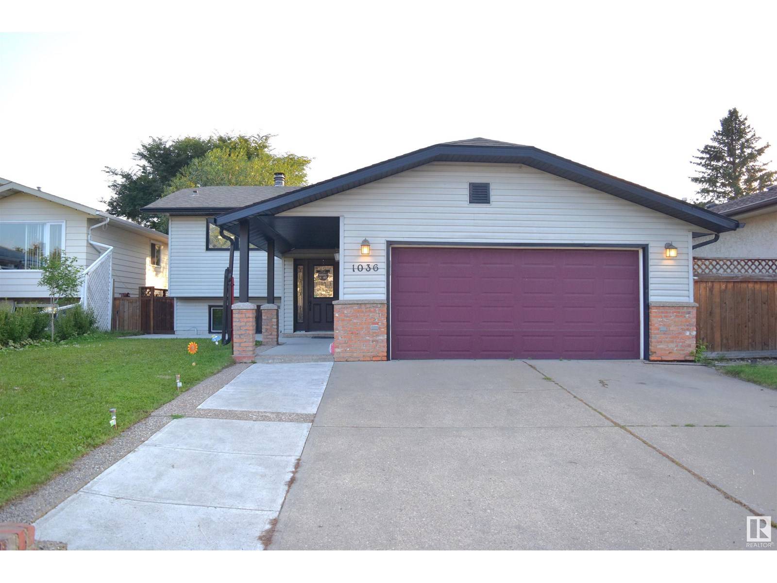 Edmonton, AB T6L2K9,1036 38 ST NW