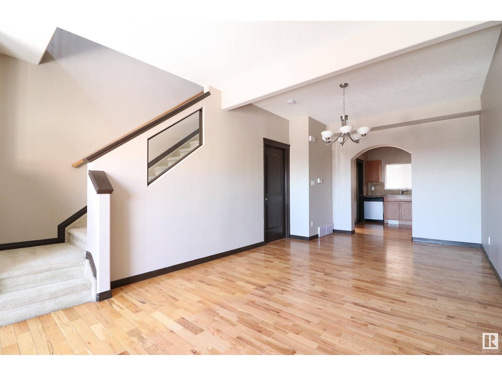 Edmonton, AB T5A5B7,5106 146 AV NW