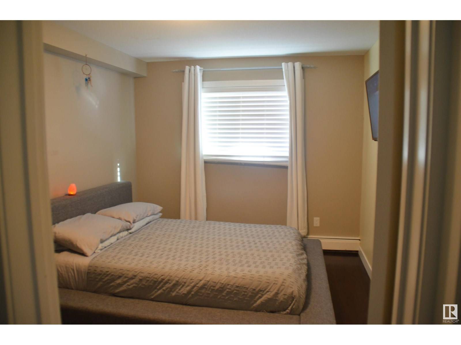 Edmonton, AB T5K0S3,#301 11325 103 AV NW