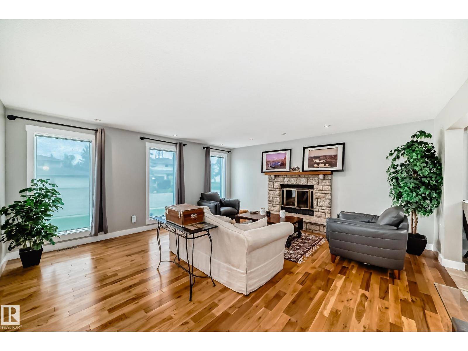 Edmonton, AB T6J6C7,12403 29A AV NW