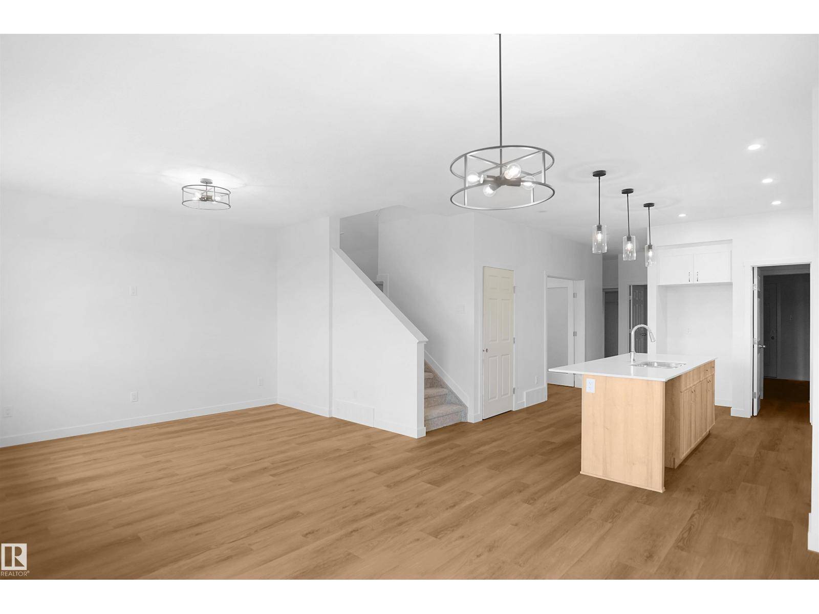 Edmonton, AB T6T2R6,1332 11 AV NW