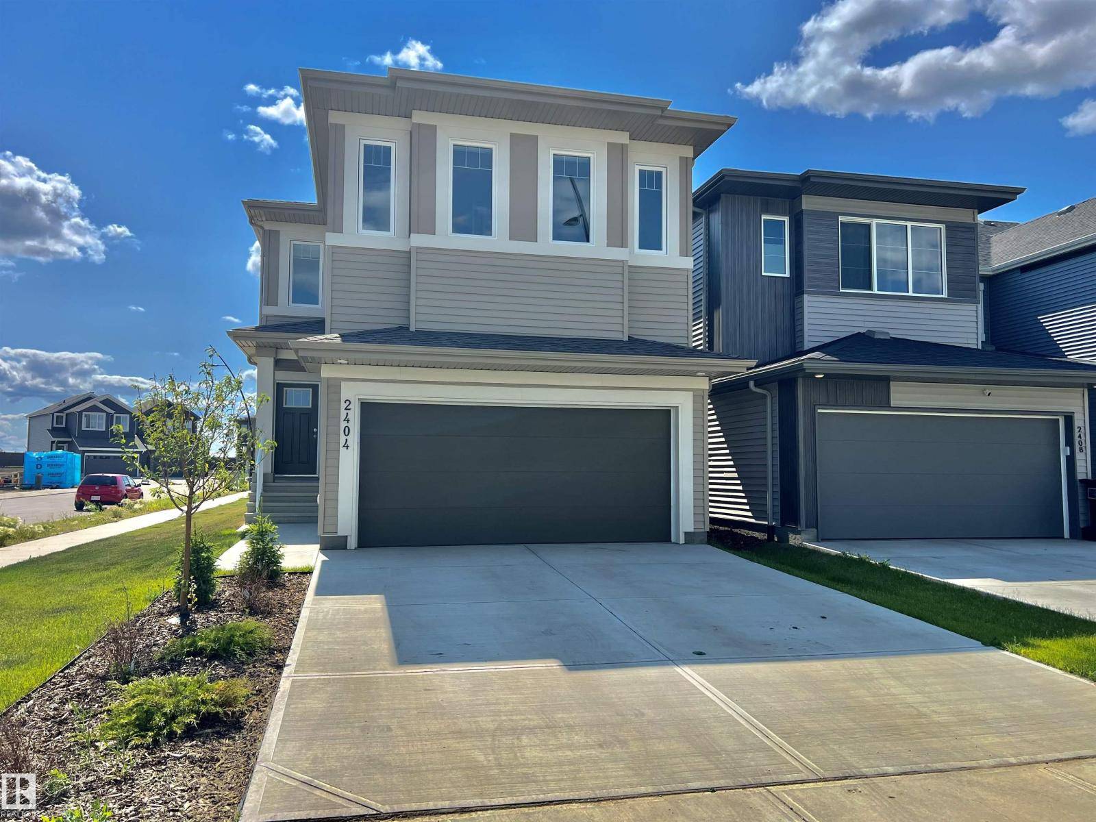 Edmonton, AB T6M2N6,2404 193 ST NW