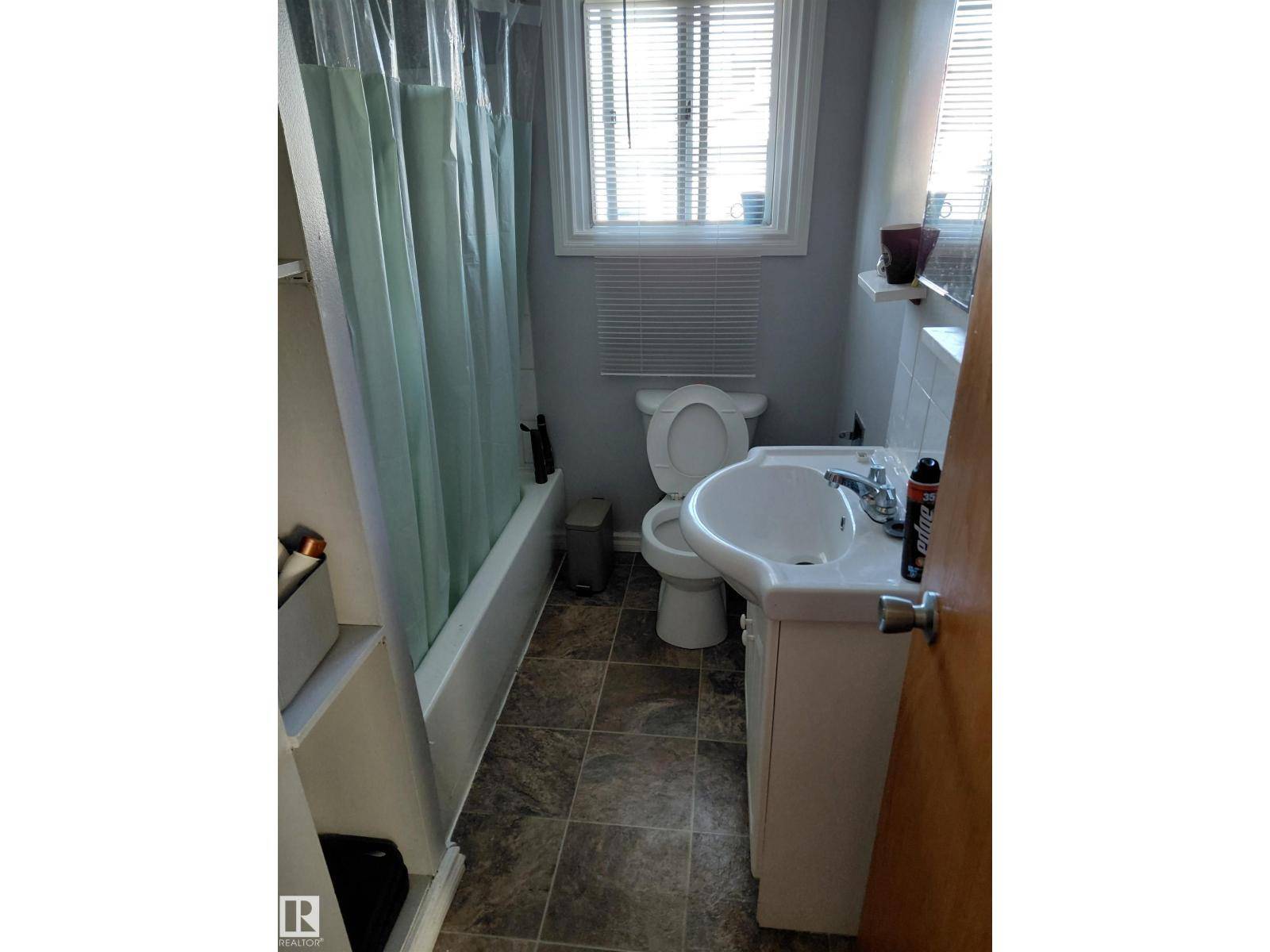 Edmonton, AB T5P2V1,10451 157 ST NW