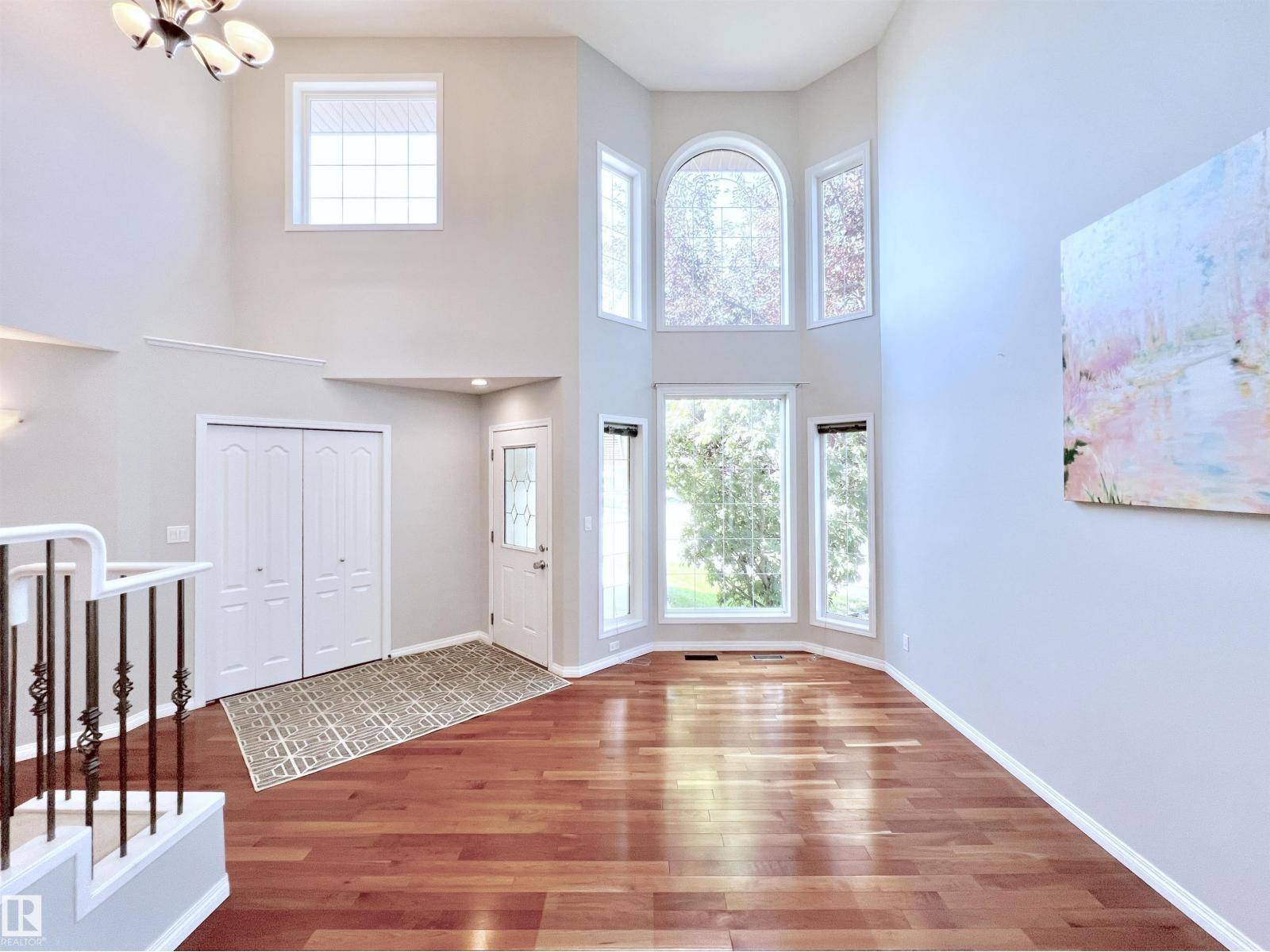 Edmonton, AB T6R0J9,6957 STROM LN NW