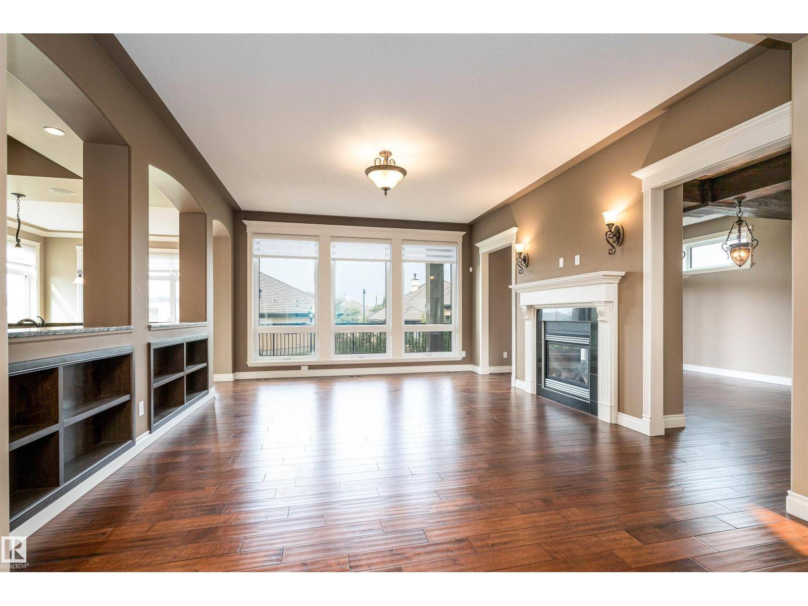 Edmonton, AB T6W0P2,3312 WATSON BA SW