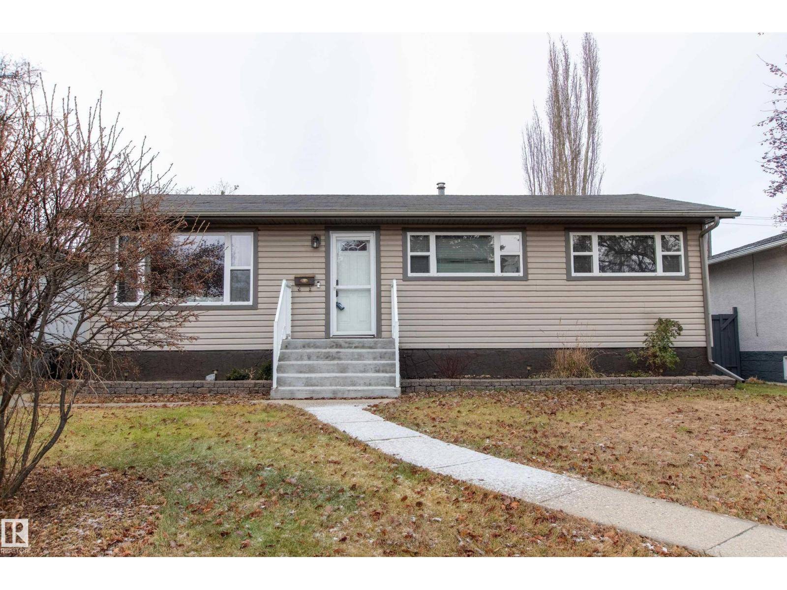 Edmonton, AB T5R1A1,8916 148 ST NW