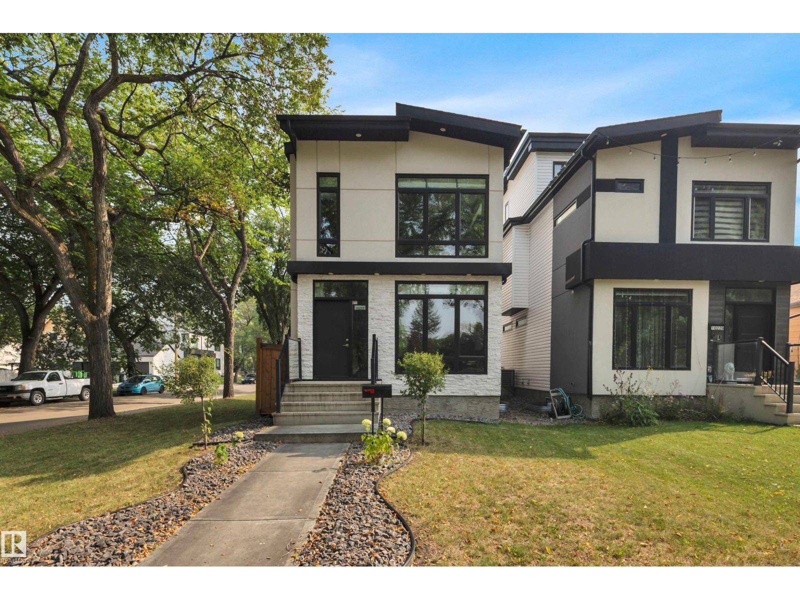 Edmonton, AB T5N3R2,10233 139 ST NW