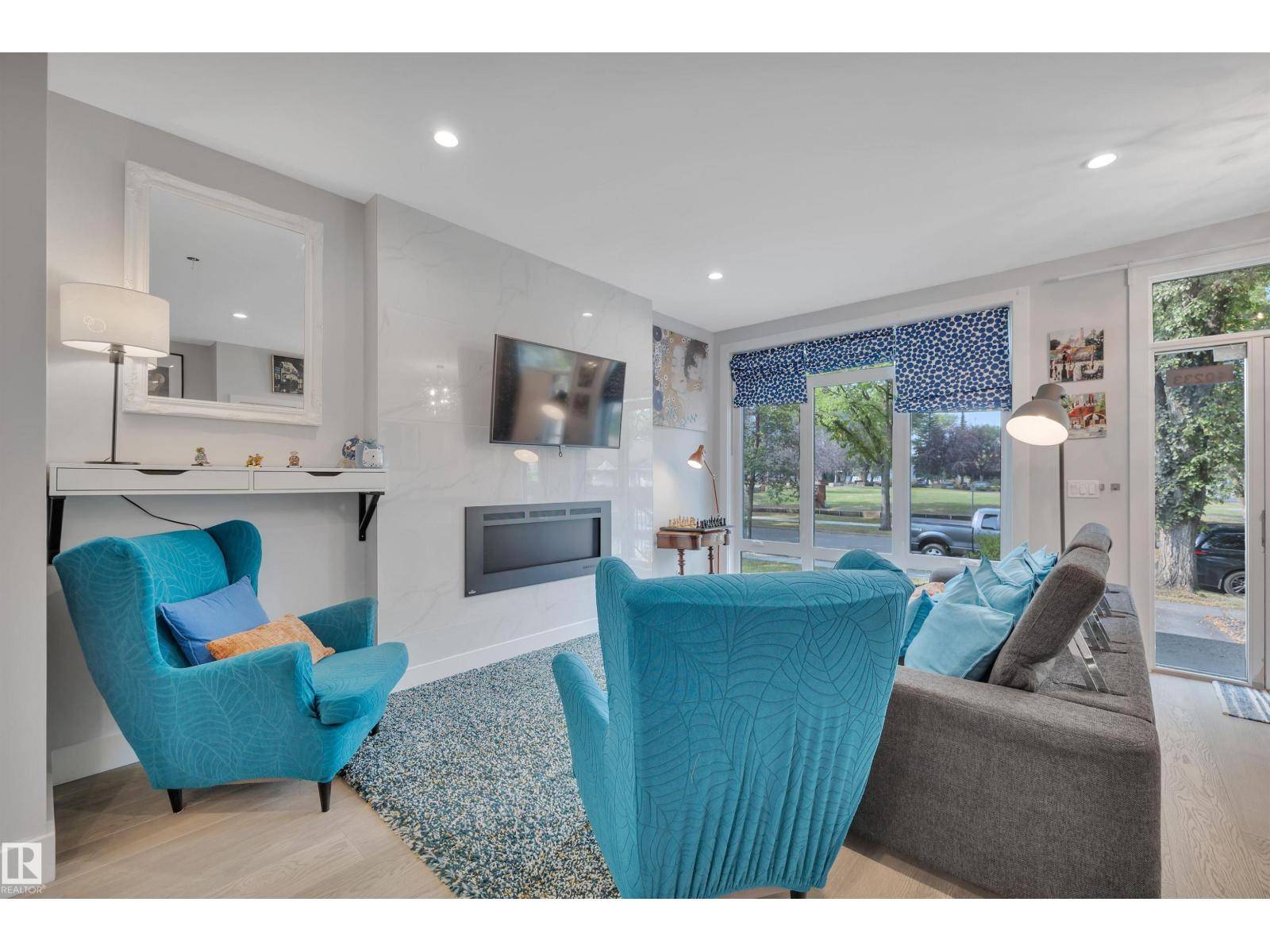 Edmonton, AB T5N3R2,10233 139 ST NW