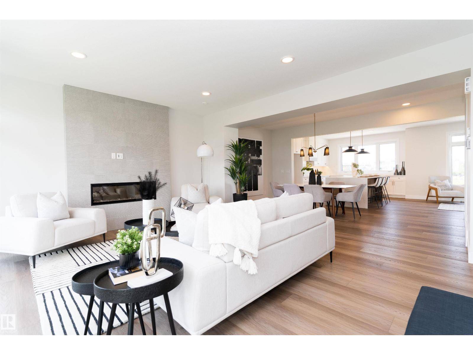 Edmonton, AB T6R0X2,#26 7121 MAY CR NW