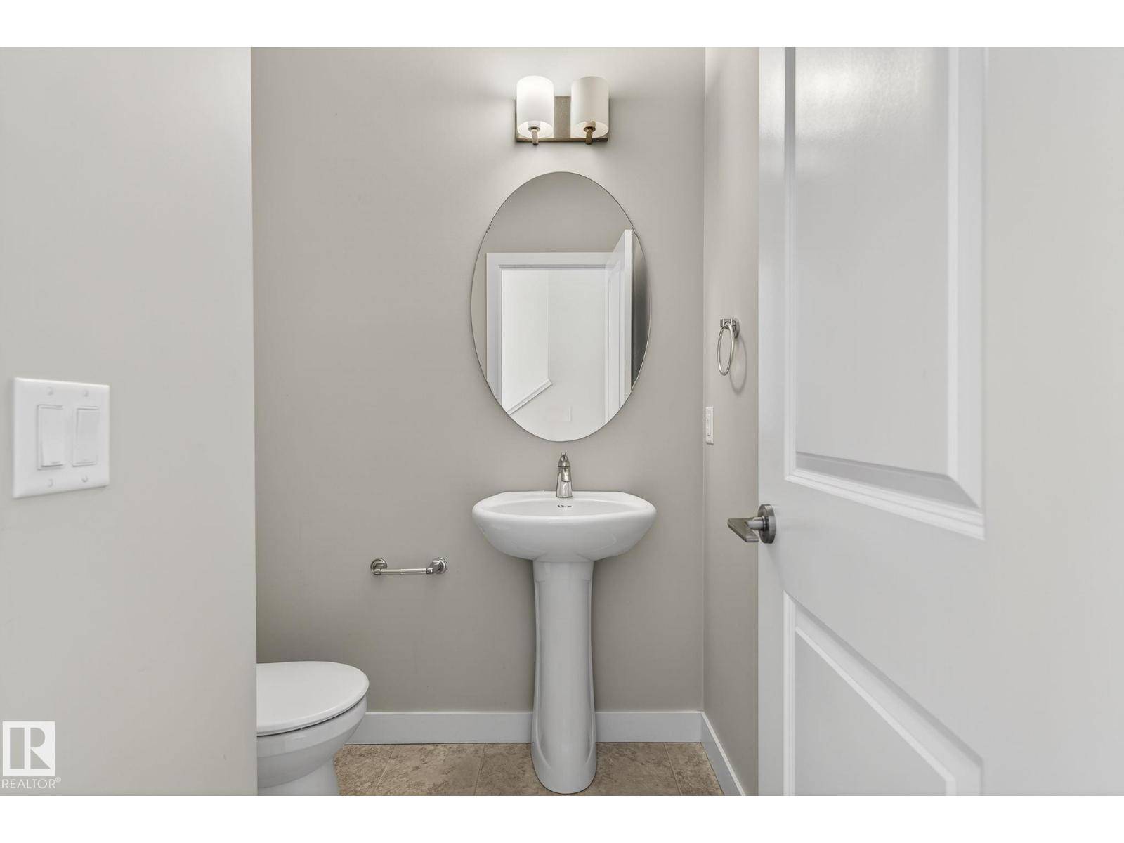 Edmonton, AB T5E6W3,1091 GAULT BV NW