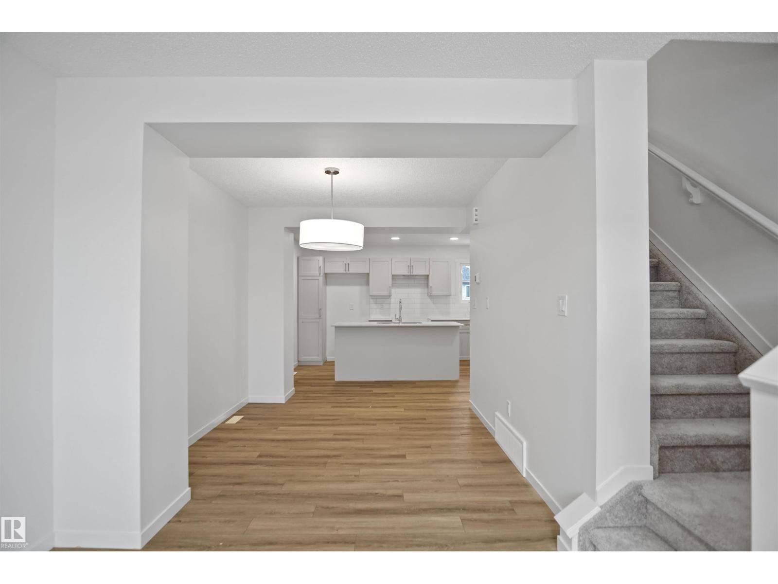 Edmonton, AB T6T2S2,529 Aster DR NW