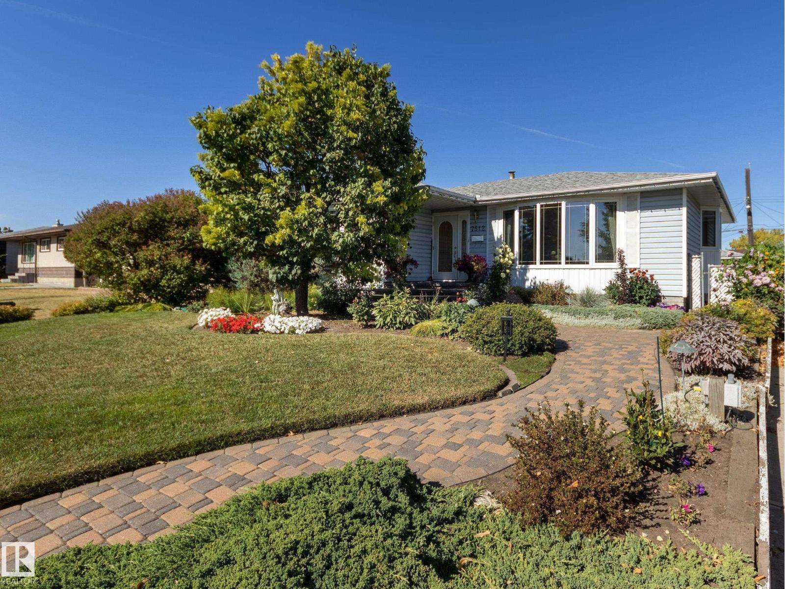 Edmonton, AB T5C1W9,7512 129A AV NW NW