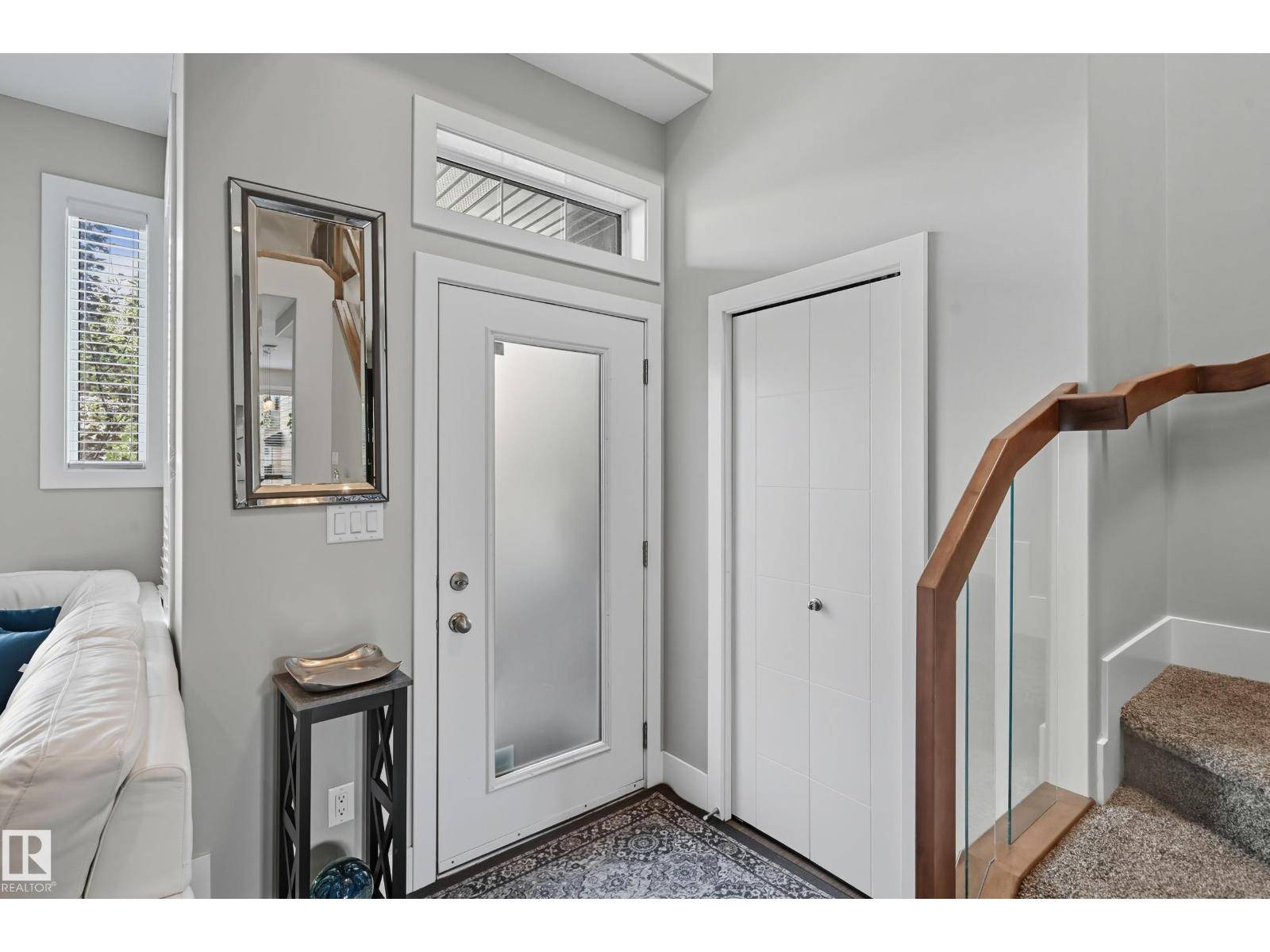 Edmonton, AB T6R0V2,7448 MAY CM NW