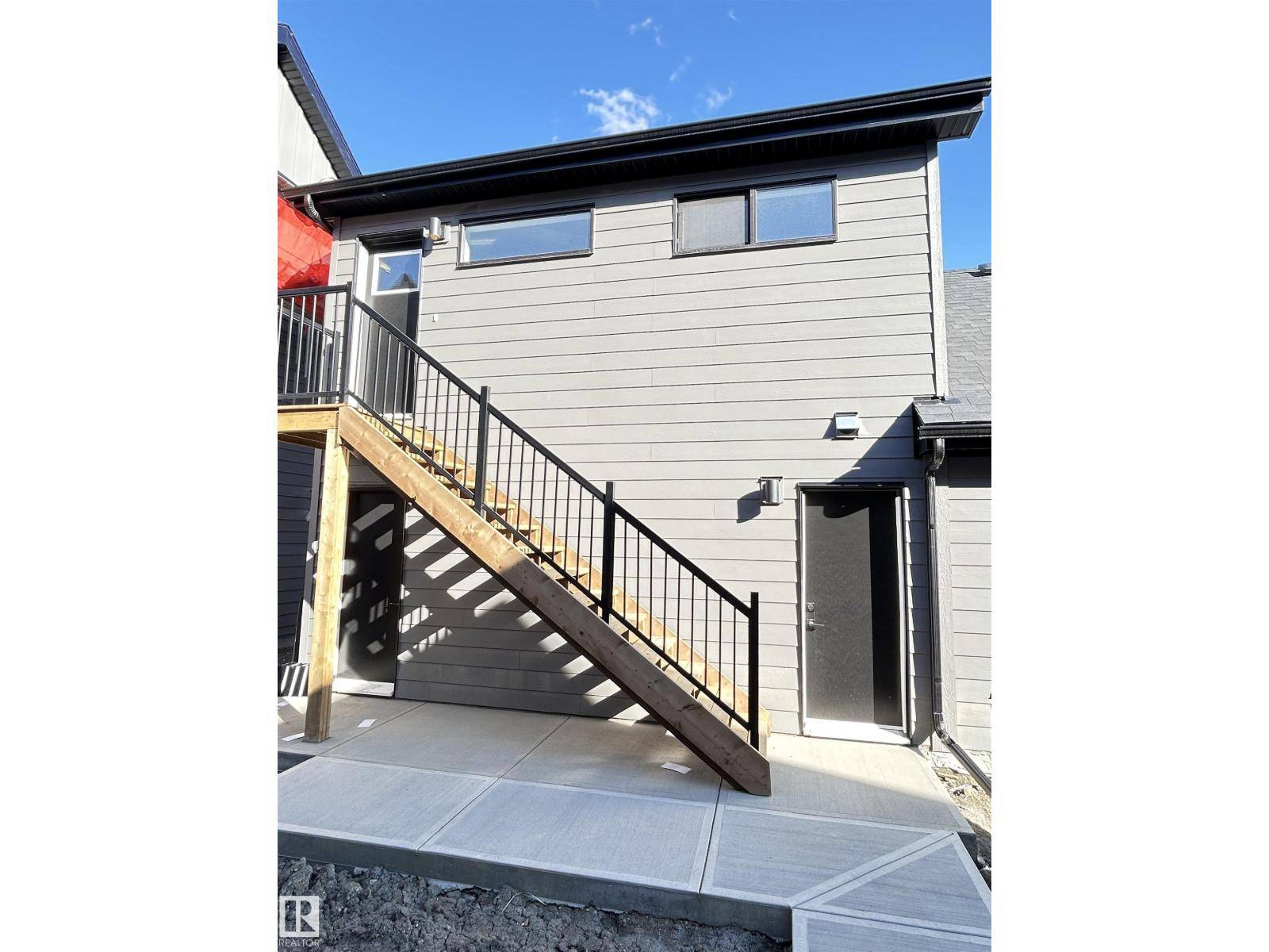 Edmonton, AB T5G2Z5,8029 CEDRIC MAH RD NW