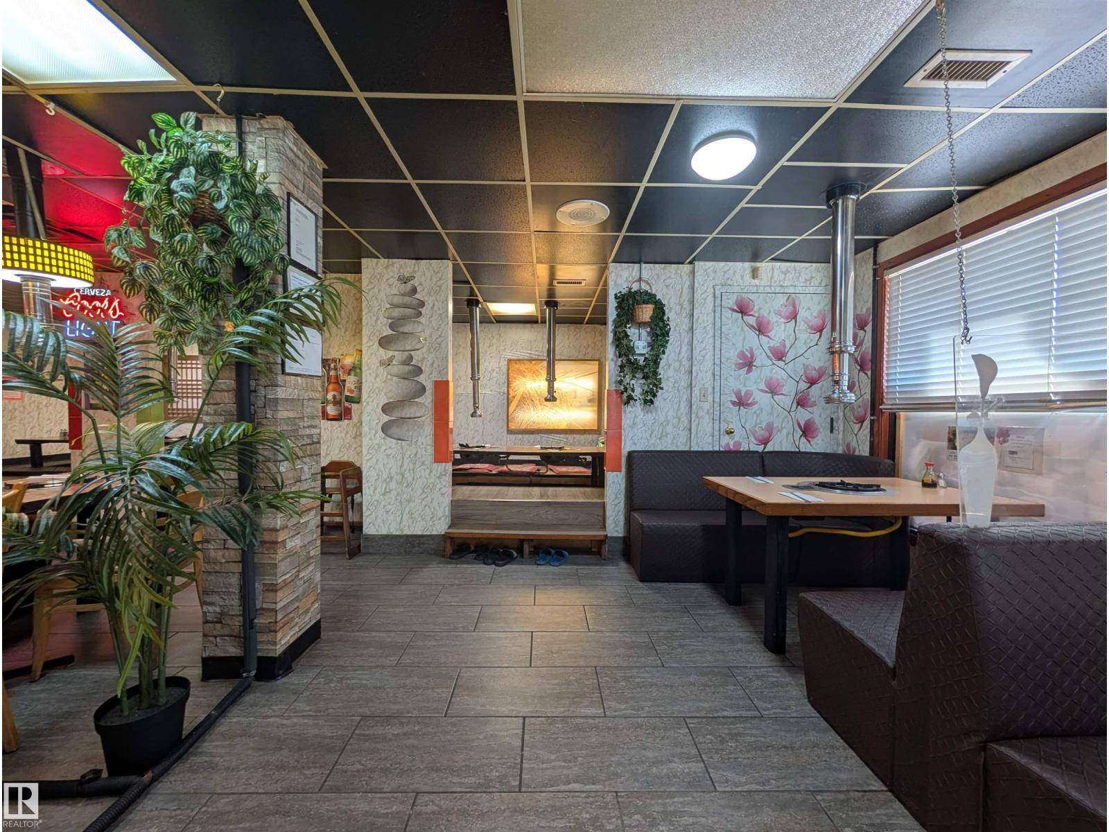 Edmonton, AB T6C3B4,7727 85 ST NW