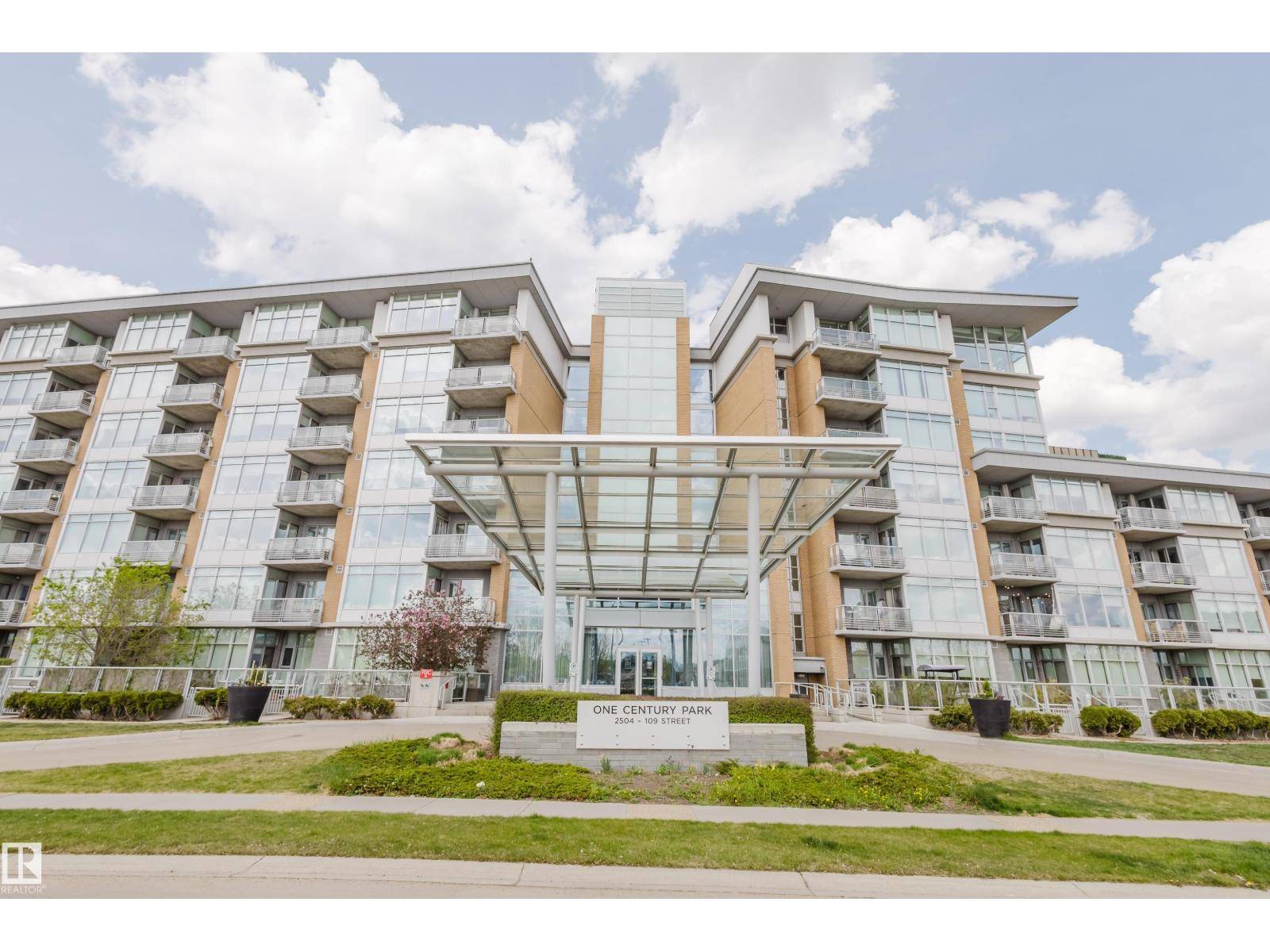 Edmonton, AB T6J2H3,#403 2504 109 ST NW