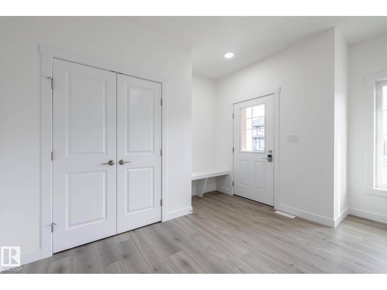 Edmonton, AB T6W5P2,1262 KESWICK DR SW