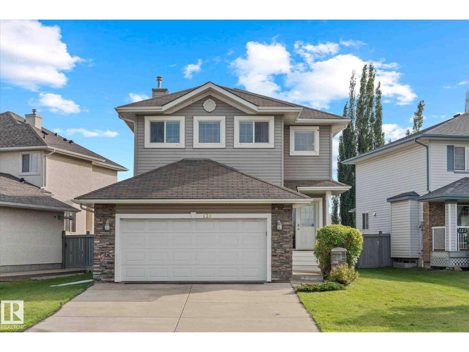 Edmonton, AB T5X6H1,121 CASTLE DR NW