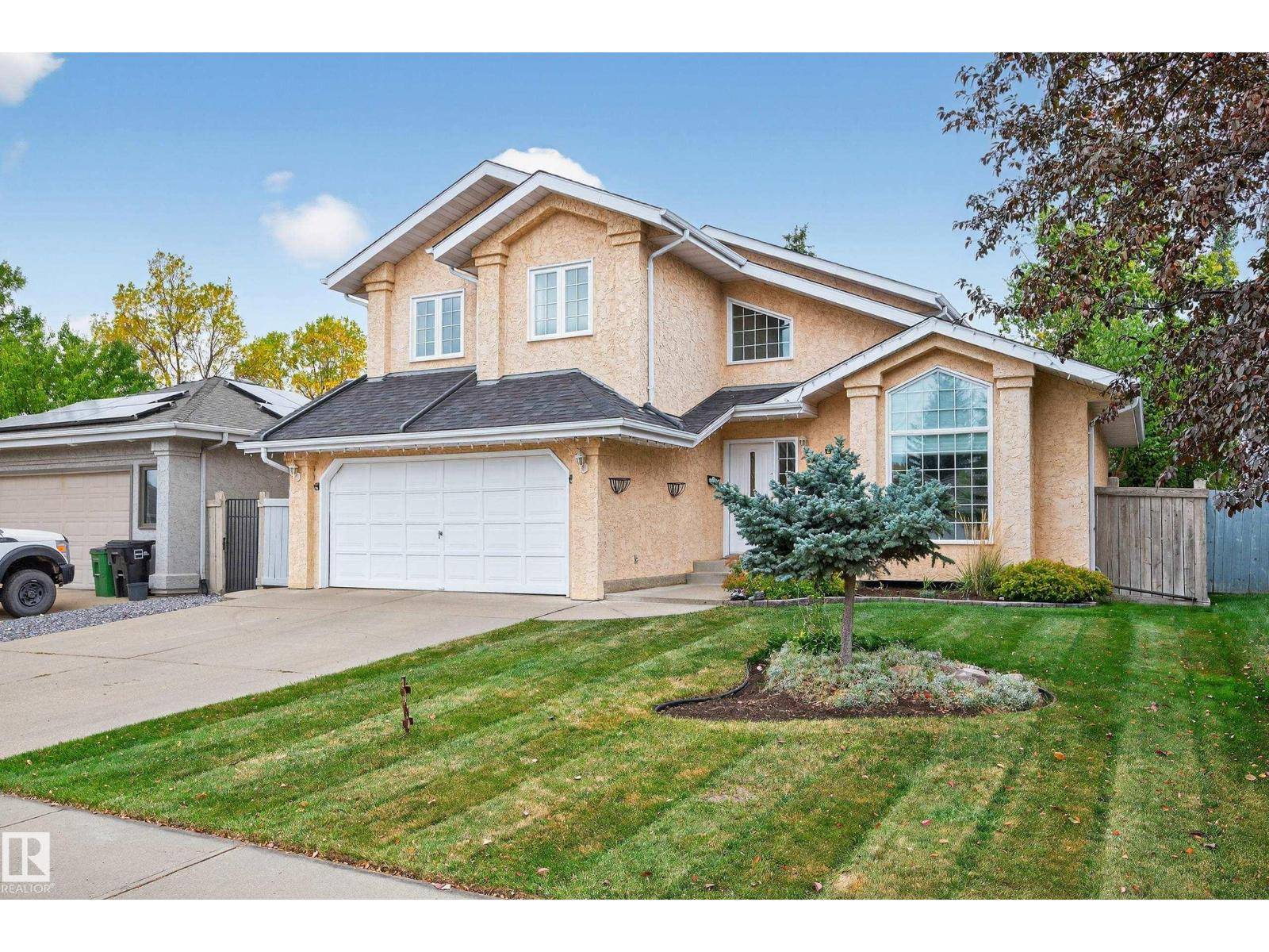 Edmonton, AB T6J6S3,11254 10A AV NW