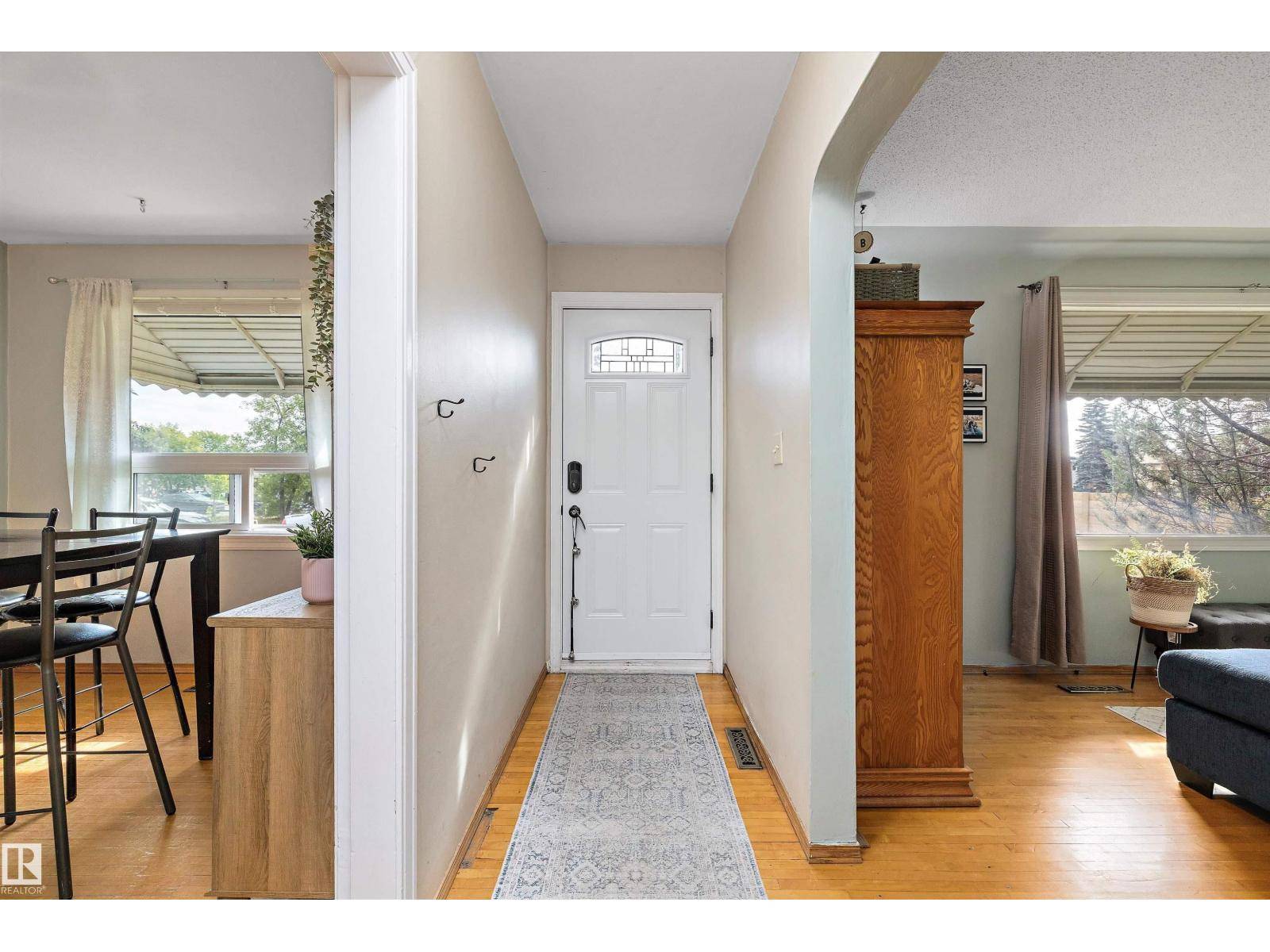 Edmonton, AB T6C2G7,8006 75 ST NW