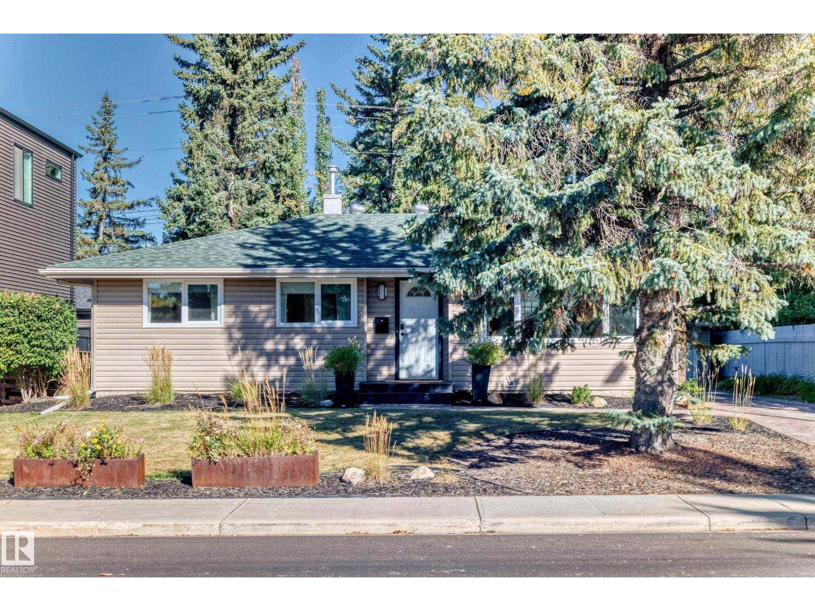 Edmonton, AB T5R3K6,14608 80 AV NW NW