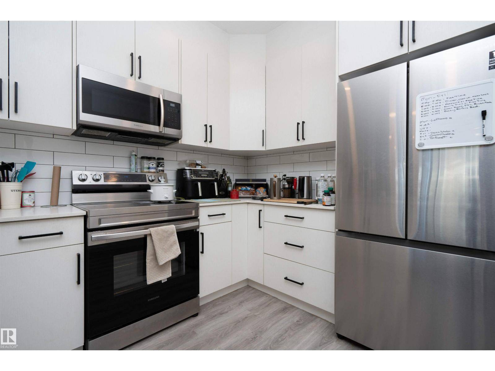 Edmonton, AB T6W4W3,1235 PODERSKY WD SW