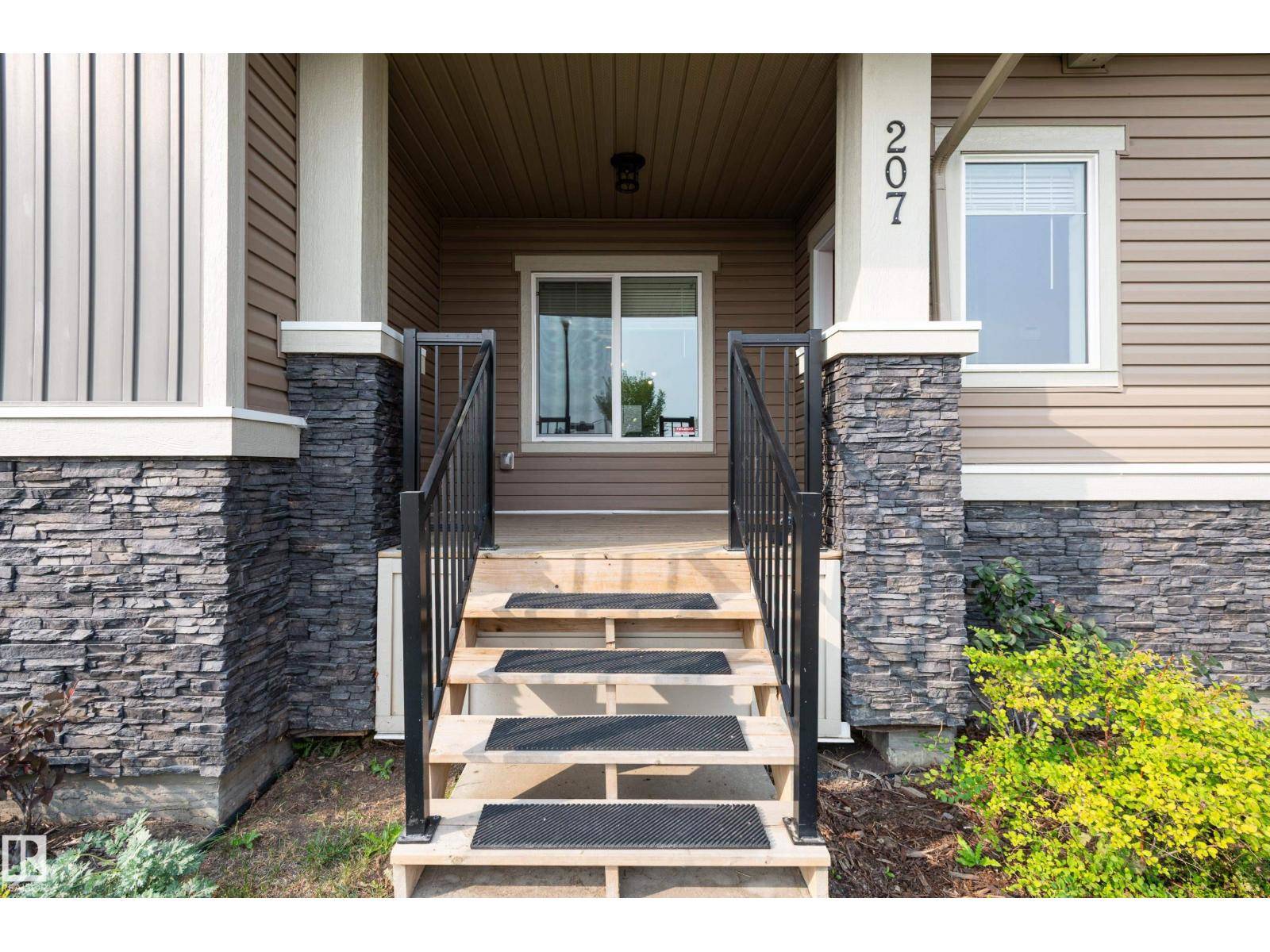 Edmonton, AB T5E6S5,207 Griesbach RD NW