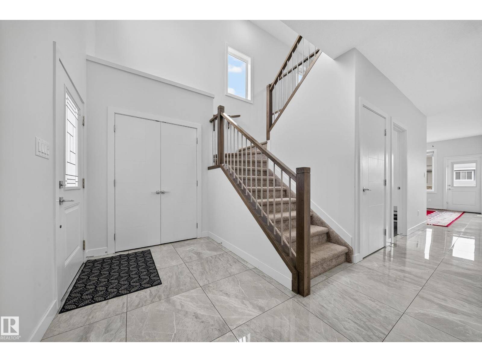 Edmonton, AB T6X2E2,3752 WEIDLE CR SW