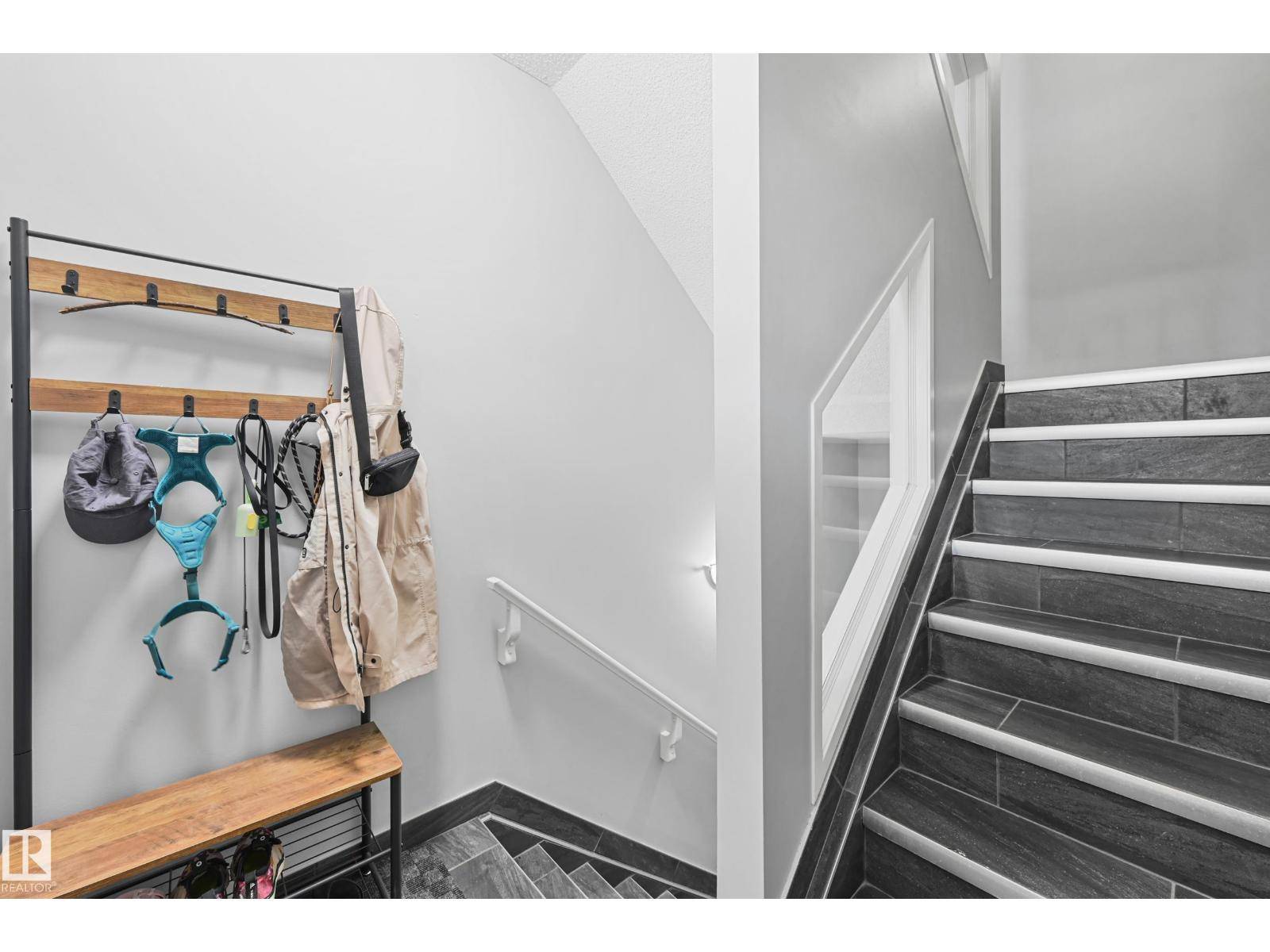 Edmonton, AB T6V0B8,#91 13825 155 AVE NW