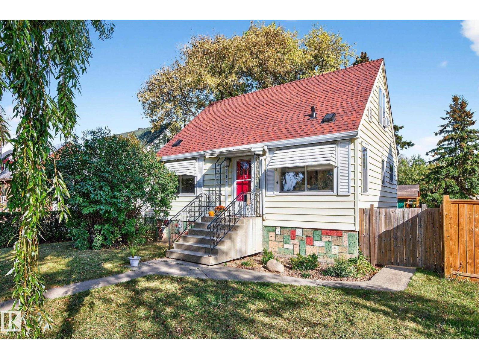 Edmonton, AB T5G2K4,12315 103 ST NW