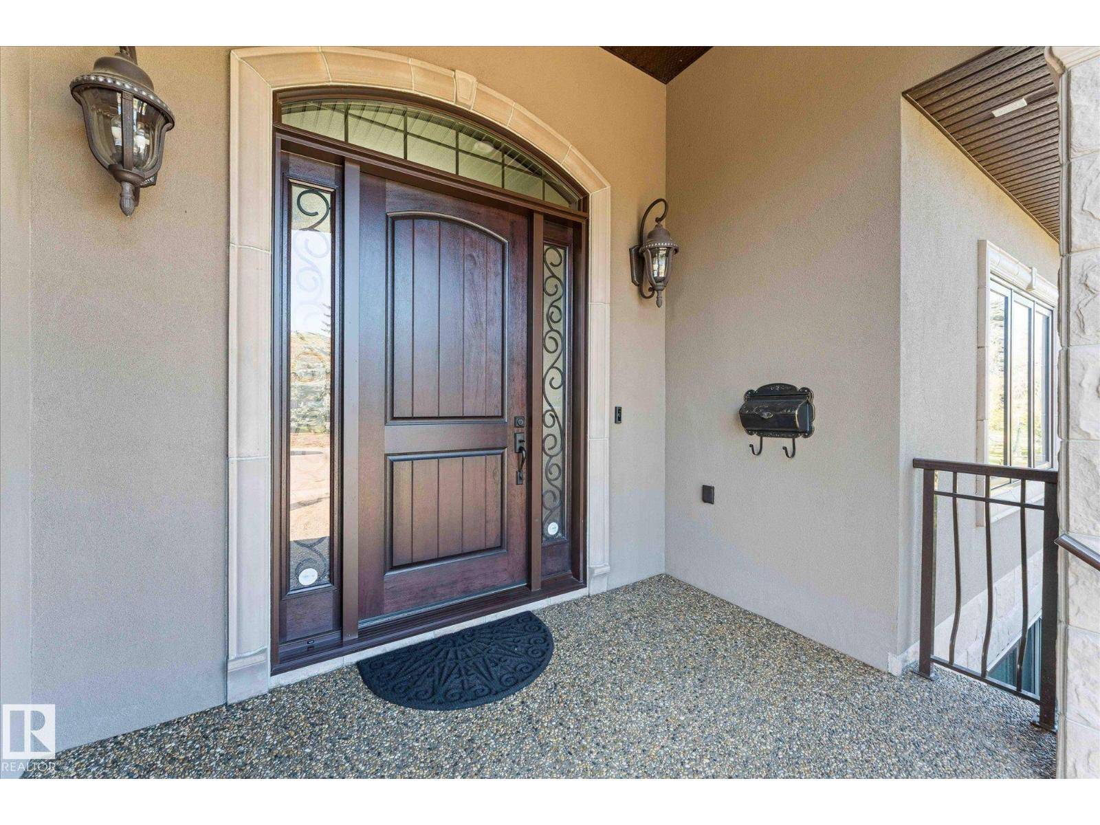 Edmonton, AB T5P2Y6,10516 158 ST NW