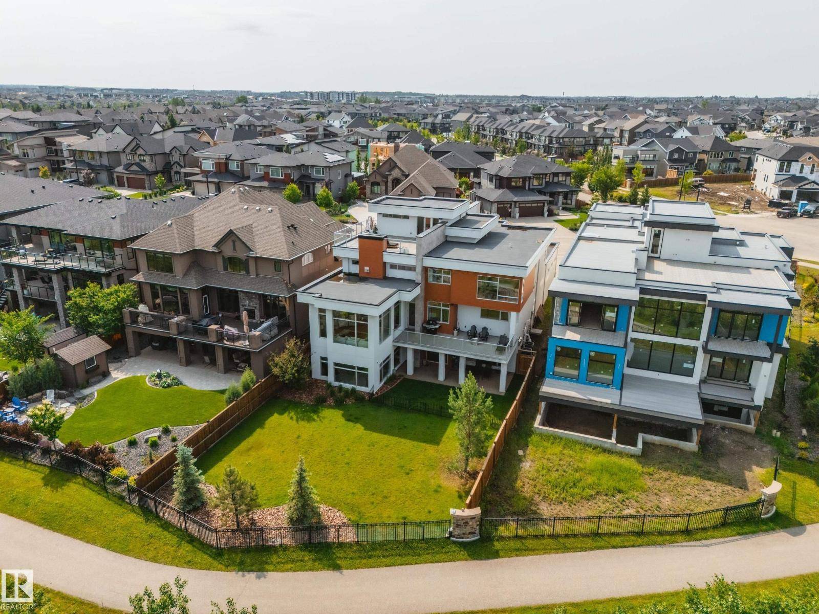 Edmonton, AB T6W3K3,705 HOWATT DR SW