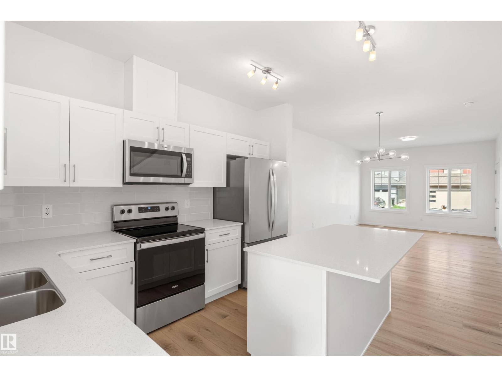 Edmonton, AB T5T7W9,7230 ROSENTHAL DR NW