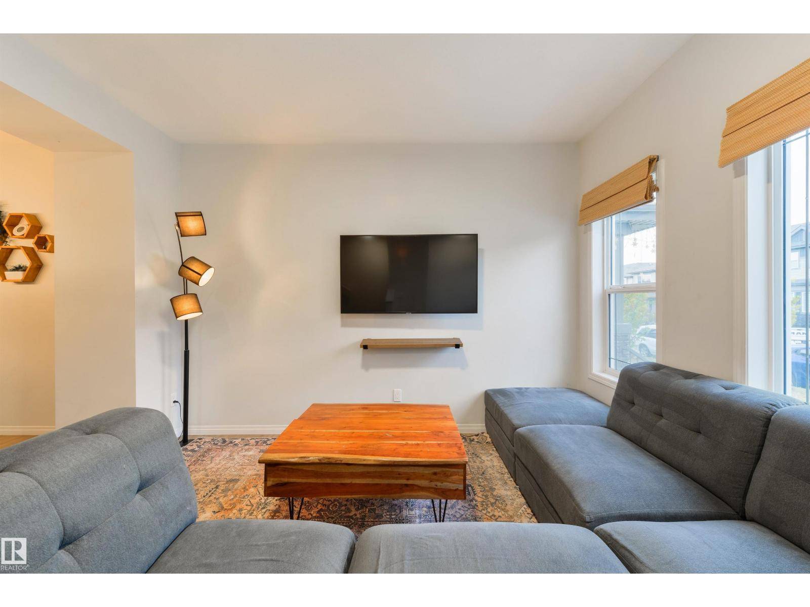 Edmonton, AB T5Y4B8,17648 62 ST NW