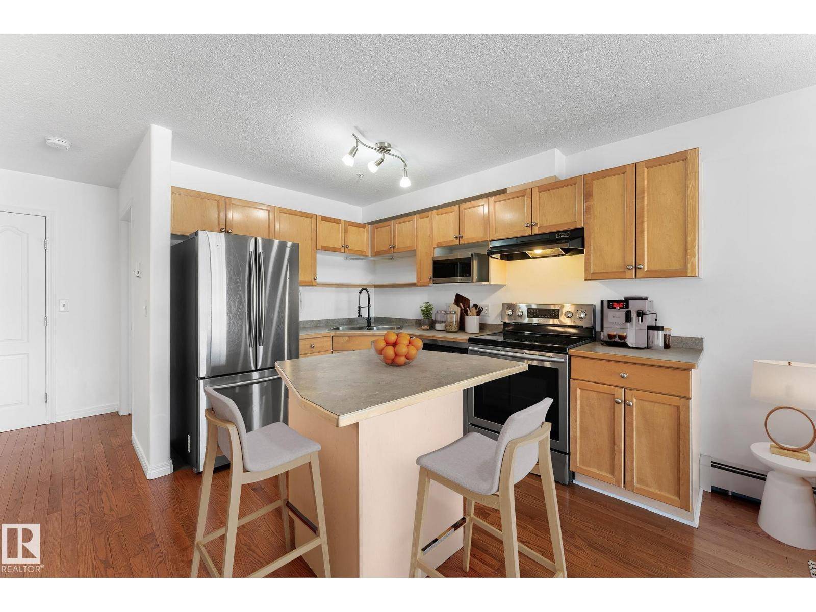 Edmonton, AB T5X6J4,#420 12550 140 AV NW