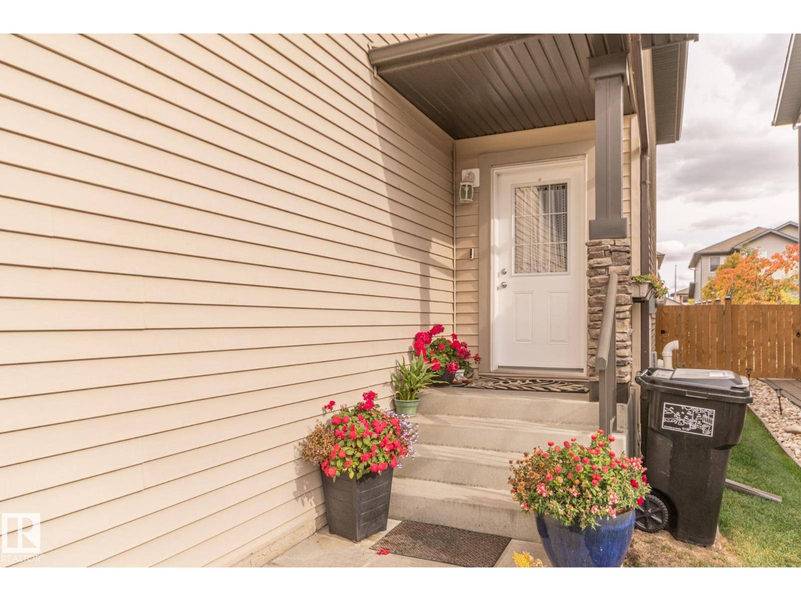 Edmonton, AB T6V0E2,16023 138 ST NW