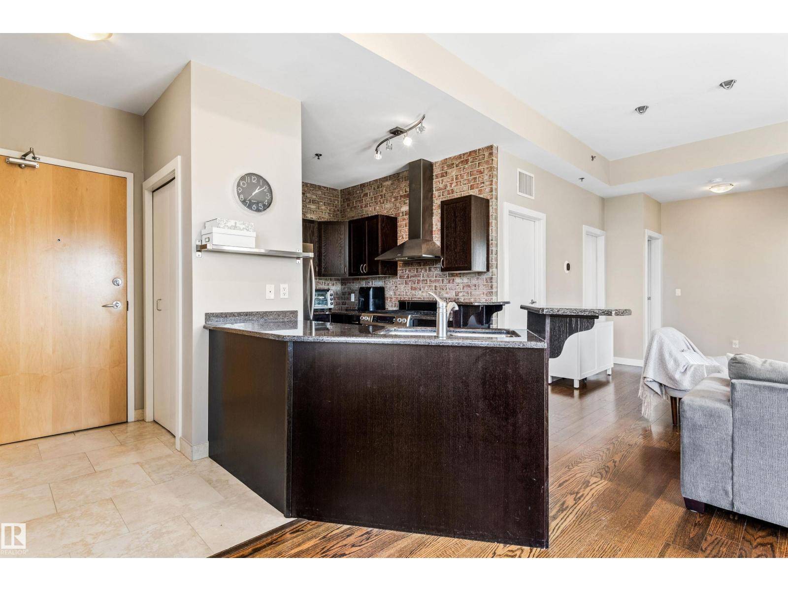 Edmonton, AB T6E3T1,#403 8223 99 ST NW