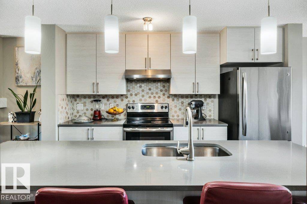 Edmonton, AB T6W3A7,4314 PROWSE LINK SW