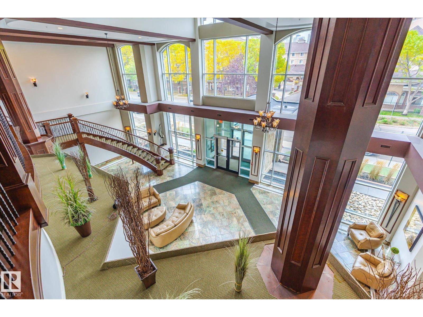 Edmonton, AB T5K1K6,#304 10142 111 ST NW