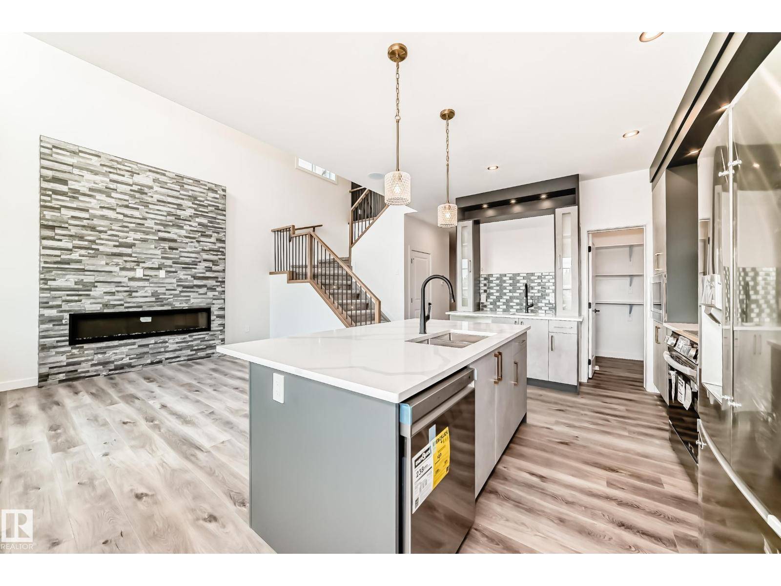 Spruce Grove, AB T7X0W2,39 MEADOWGROVE LN