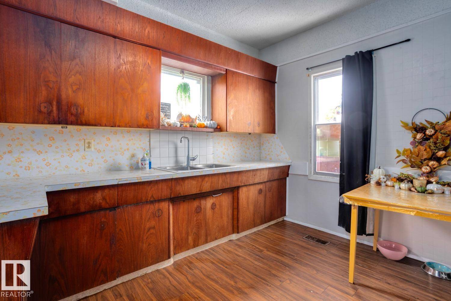 Edmonton, AB T5W2Z2,12116 48 ST NW